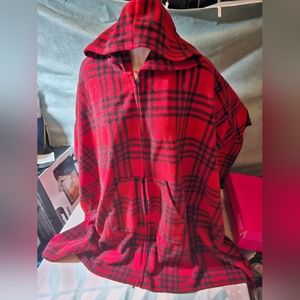 Lemoda plaid hooded poncho style with pockets. Perfect for over shirts or dress
